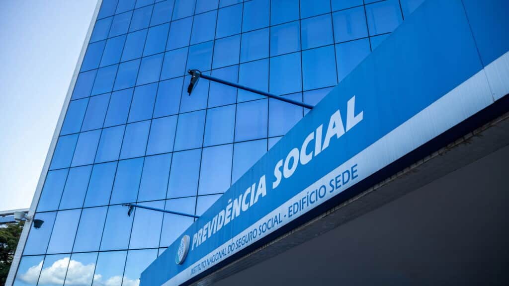 Governo altera regras de quem tem direito ao BPC e novo valor de 2025 chama atenção!