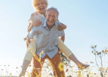 Idosos com 60 anos agora podem viajar de graça!