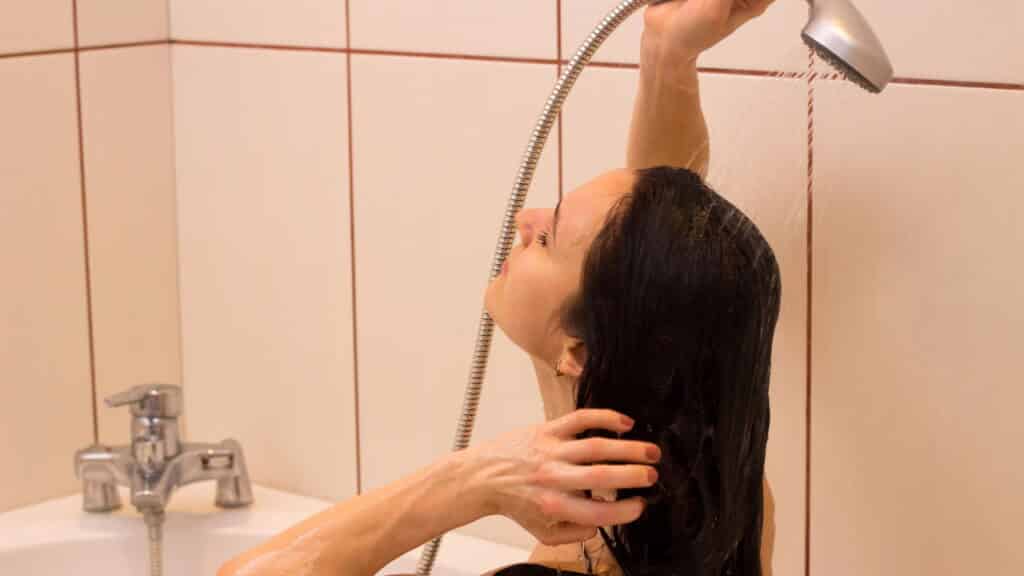 Você está lavando o seu cabelo ERRADO! As melhores dicas para ter o cabelo mais saudável!