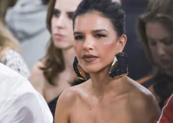 Mariana Rios revela sexo do bebê em chá emocionante com a família