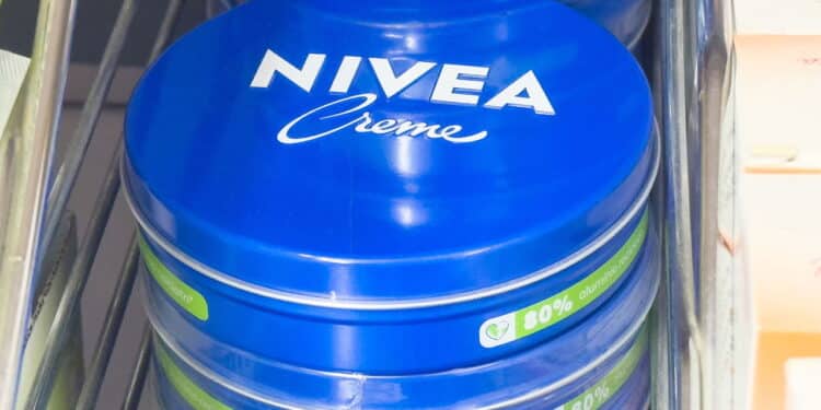 10 usos do Nivea da latinha azul que você nunca imaginou!