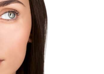 O segredo dos dermatologistas para a pele perfeita que não descama!