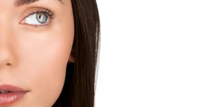 O segredo dos dermatologistas para a pele perfeita que não descama!
