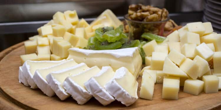 Queijo popular está sendo recolhido de todos os mercados por risco grave à saúde!