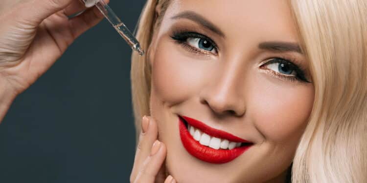 Especialistas apontam: qual é melhor, sérum ou creme?