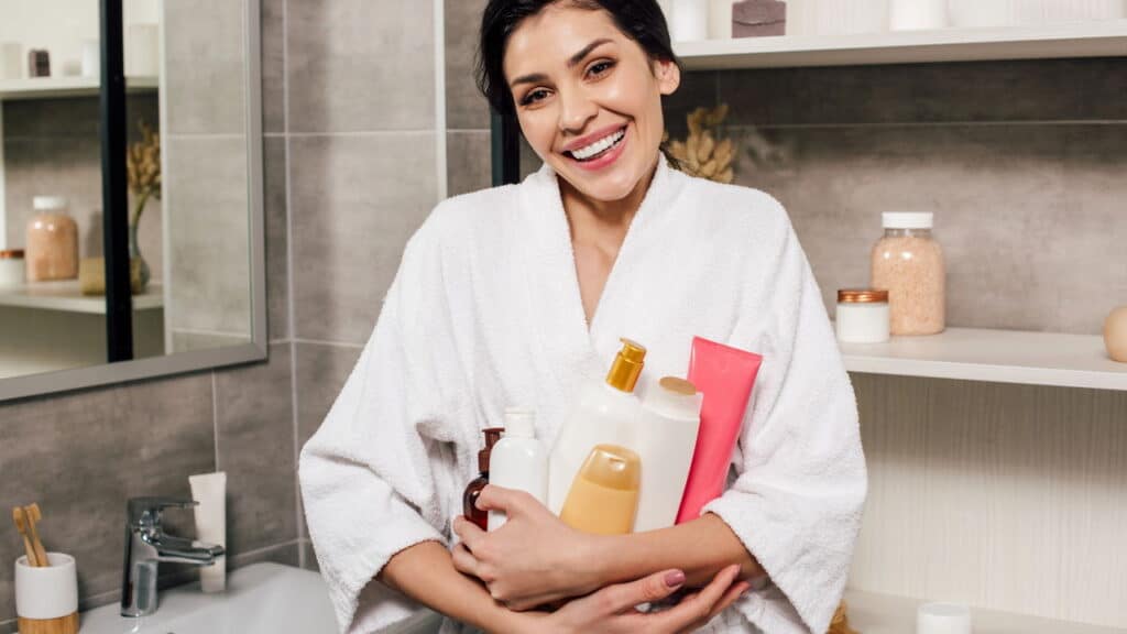 Dez shampoos sem sulfato para preservar a oleosidade natural do cabelo