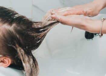 Top 5 tintas sem amônia que entregam cobertura perfeita nos cabelos brancos