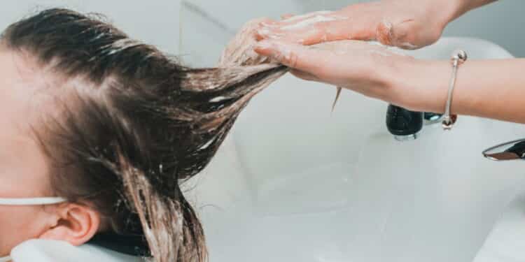 Top 5 tintas sem amônia que entregam cobertura perfeita nos cabelos brancos