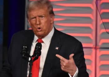 Trump quer assumir o papel de mediador no conflito entre Israel e Irã