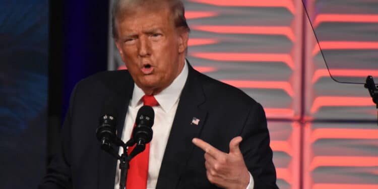 Trump quer assumir o papel de mediador no conflito entre Israel e Irã