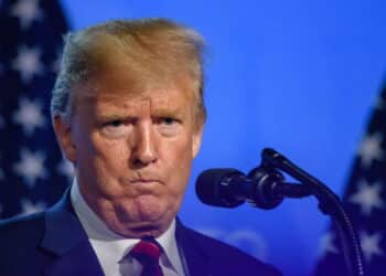 Trump avalia ampliar restrições a cidadãos de mais 36 países