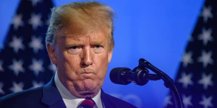 Trump avalia ampliar restrições a cidadãos de mais 36 países