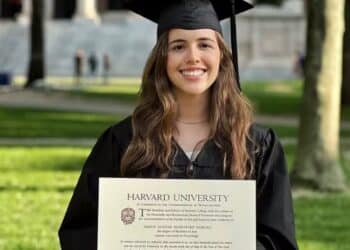 Brasileira bolsista conquista a maior nota da história em Harvard