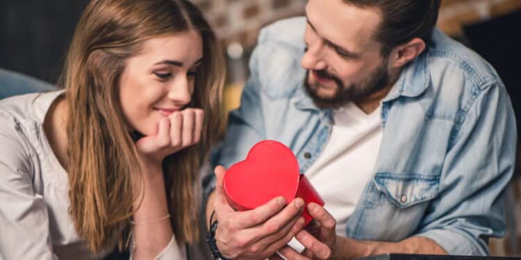 5 sinais de que você pode estar caindo no golpe do amor!