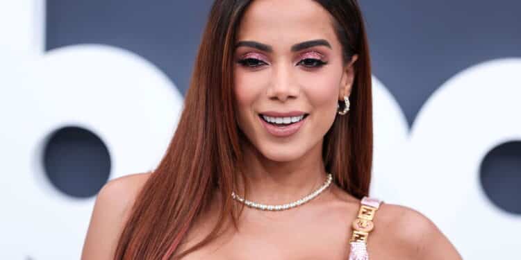 Aparição de Anitta com novo rosto chama atenção na web após facelift