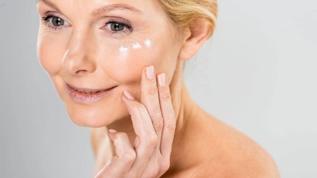 Cremes antirrugas bons e baratos: 3 opções eficazes para sua rotina de skincare