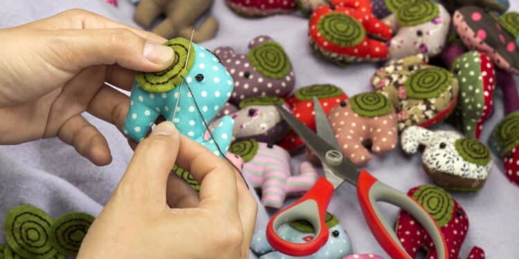 Estudo revela que fazer artesanato reduz o estresse mais que trabalhar