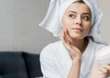 A rotina mais eficaz de skincare em 2025 tem só 3 passos!