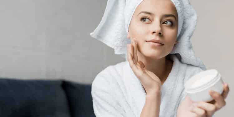 A rotina mais eficaz de skincare em 2025 tem só 3 passos!