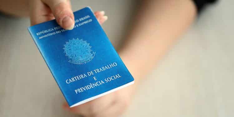 59% dos brasileiros não quer trabalho com carteira assinada, diz Datafolha