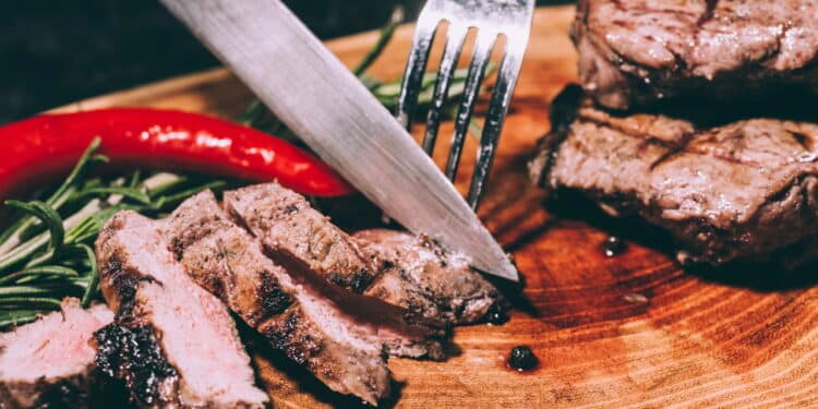 Como fazer um churrasco gostoso sem gastar muito