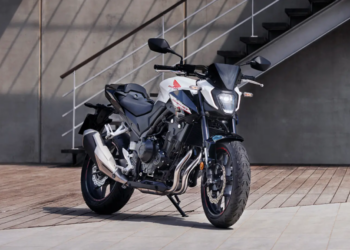 Honda CB500 Hornet - Foto: Divulgação/Honda