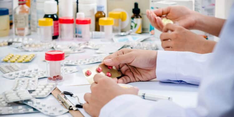 Dois medicamentos populares são interditados pela Anvisa por risco à saúde