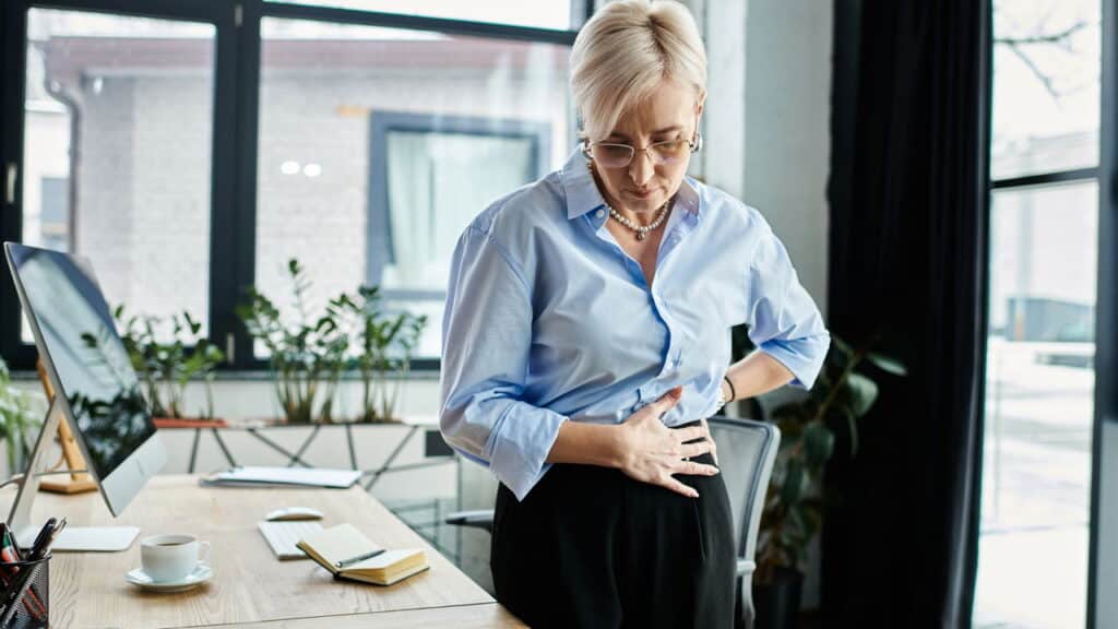 O que poucas mulheres fazem e que alivia os sintomas da menopausa!