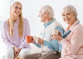 Lei que já está em vigor hoje 09/11 para idosos 60 anos ou mais estão livres de 6 dívidas, incluindo água, luz e boletos