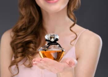 Perfume com risco à saúde é retirado de todos os mercado do país!