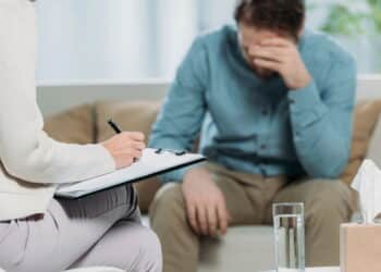 Este país contratou novos 6.700 profissionais com foco na saúde mental