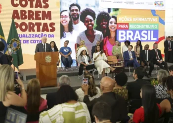 7 em cada 10 universitários são da rede pública, diz IBGE