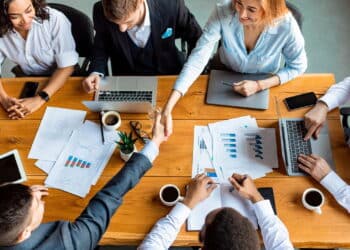 Cinco estratégias para acreditar no seu valor e vencer a síndrome do Impostor no trabalho