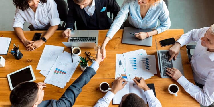 Nova lei trabalhista muda feriados e exige acordo com sindicato começa a valer em julho!