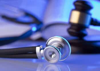 Justiça dá basta na "pejotização" de médicos em MG e faz exigência; entenda