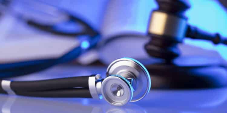 Justiça dá basta na "pejotização" de médicos em MG e faz exigência; entenda