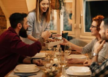 Sala de jantar pequena? Veja os melhores truques simples que transformam seu ambiente