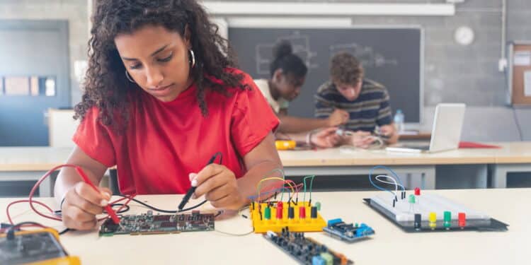 Emprego garantido? Veja os cursos técnicos que mais abrem portas para trabalho no Brasil