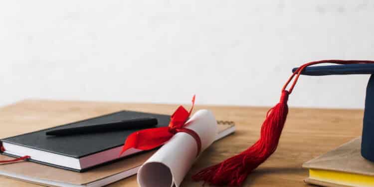 Nova regra veta faculdades de emitirem diploma de pós-graduação para cursinhos on-line