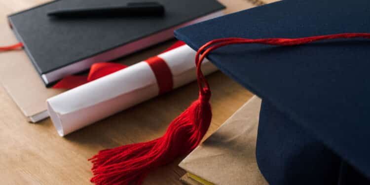 Adeus, diploma "de papel": nova regra para o ensino superior muda a validade do certificado; entenda