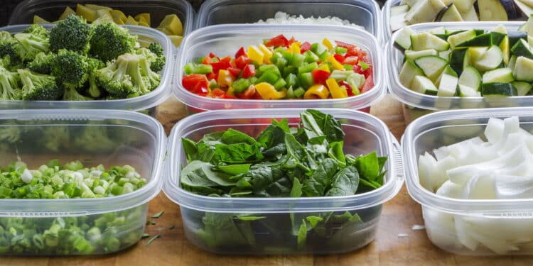 Armazenar comida em plástico faz mal? Conheça a alternativa segura e sustentável