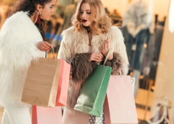 Adeus, minimalismo: entenda a volta do luxo exagerado e o que isso revela sobre a sociedade