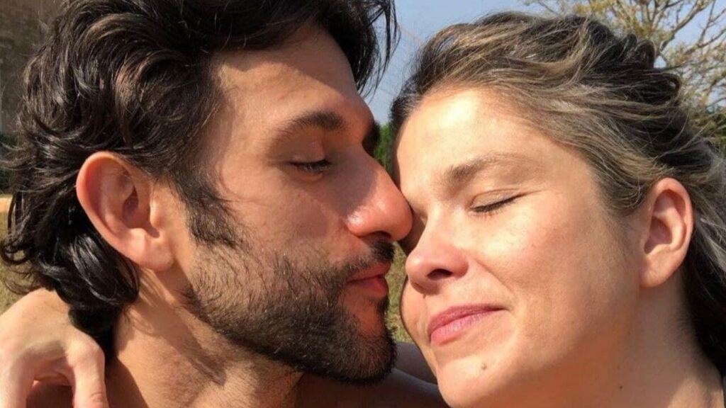Lista revela quais famosos já disseram 'não' à monogamia e vivem relacionamentos abertos; veja