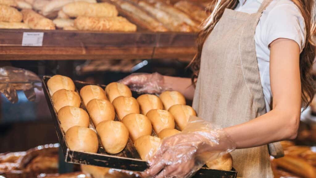 Comer pão todos os dias faz mal? Veja o que o hábito causa no seu corpo
