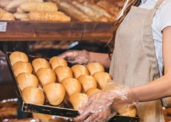 Crise atinge famosa padaria e leva ao fechamento de 21 lojas