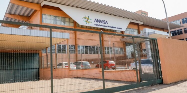 Cuidado: técnica capilar muito usada no Brasil recebe alerta grave da Anvisa