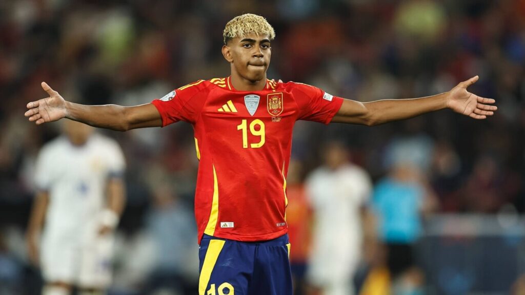 Lamine Yamal segue no Barcelona mesmo após oferta bilionária chocante