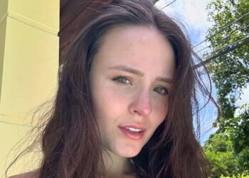 Larissa Manoela se irrita com o Fantástico e desabafa nas redes