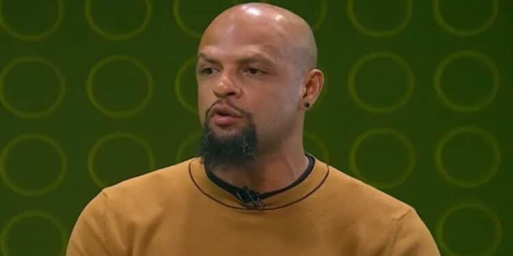 Felipe Melo se manifesta em defesa de Fábio e agita torcida do Fluminense