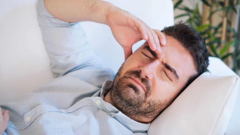 Dor de cabeça frequente? Veja dicas caseiras que aliviam em poucos minutos